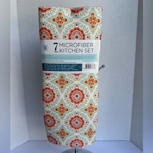 7 piece Microfiber Kitchen Set with Red and Orange Pattern